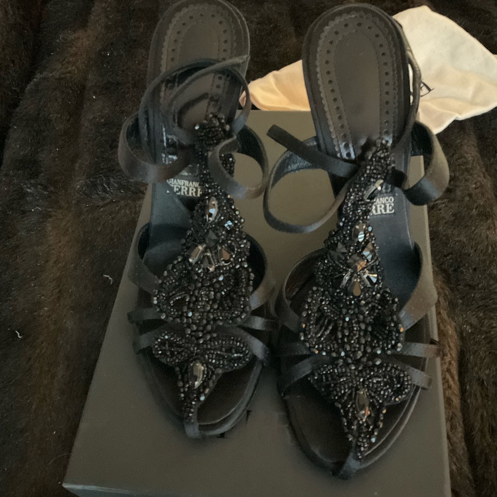 NWT Gianfranco FERRE stunning black beaded satin heels eu40 US9 9.5 rare unique